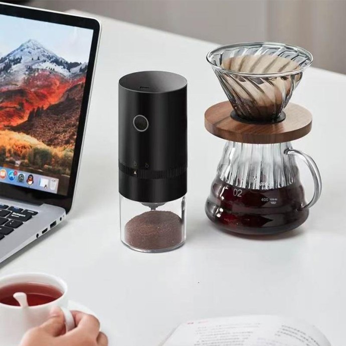 Lightweight and durable USB rechargeable coffee grinder
