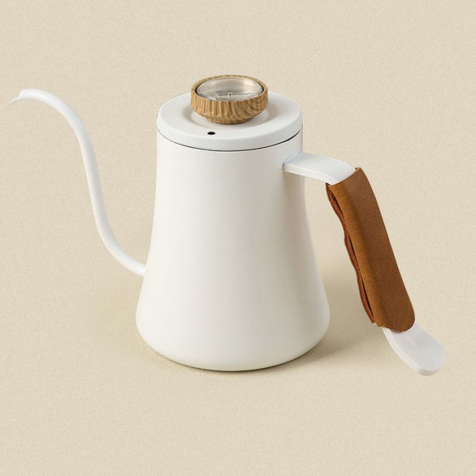 Hand drip coffee maker with heat-resistant handle
