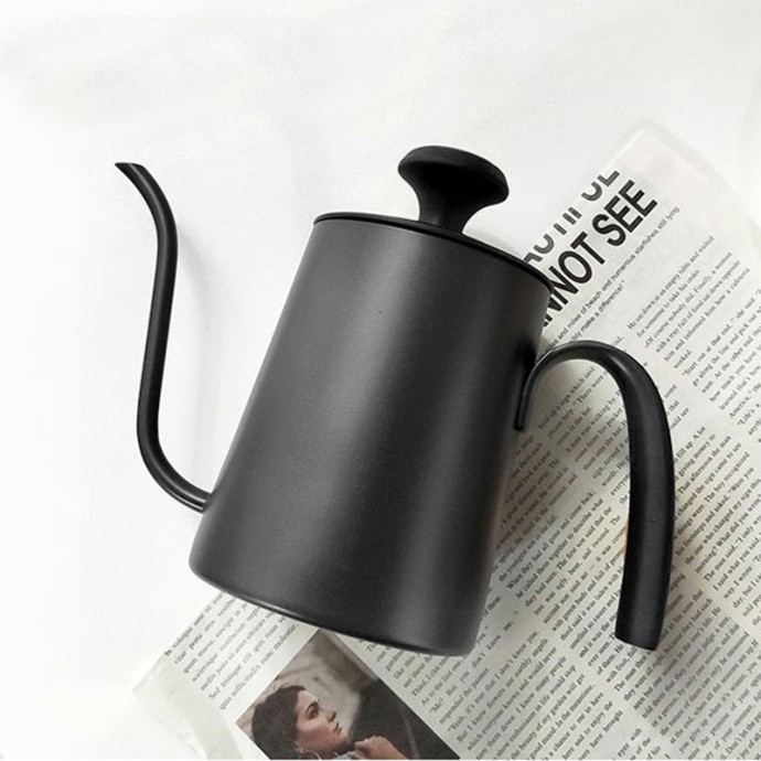 Large capacity coffee pot with temperature display