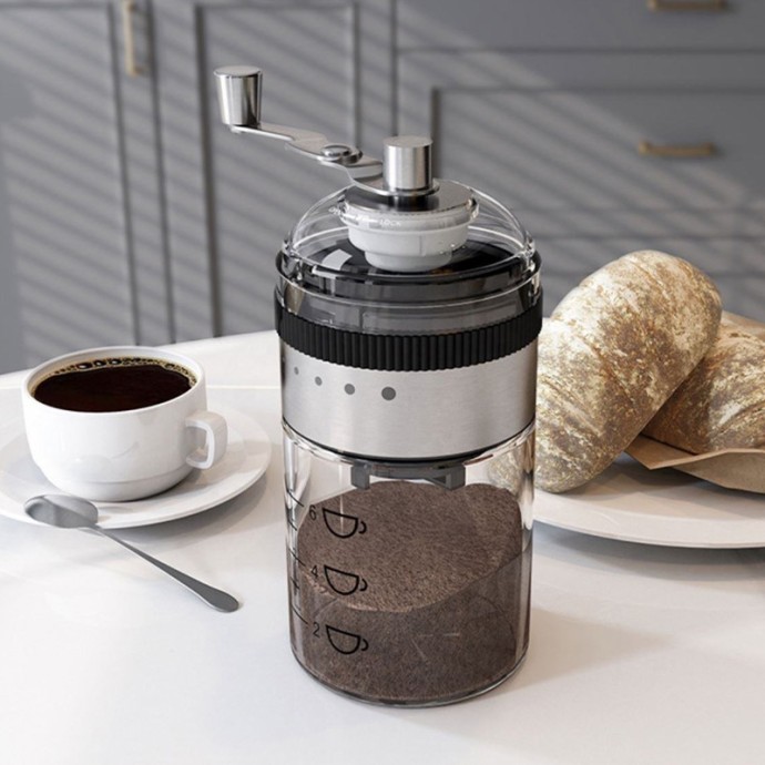 Manual coffee grinder with ceramic grinding core